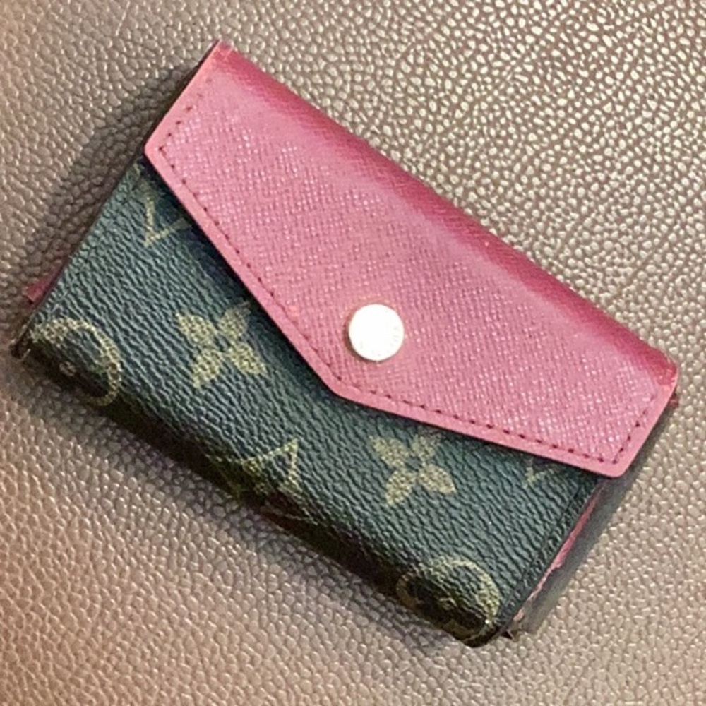 Louis vuitton sarah multicartes-USED but still is a great LV credit card holder